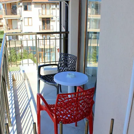 Apartmán студио в комплекс нестинарка