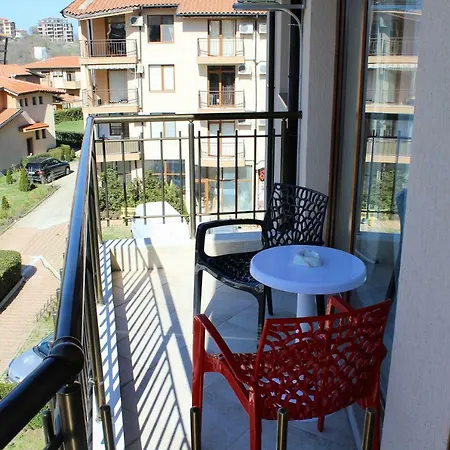 студио в комплекс нестинарка * Carevo